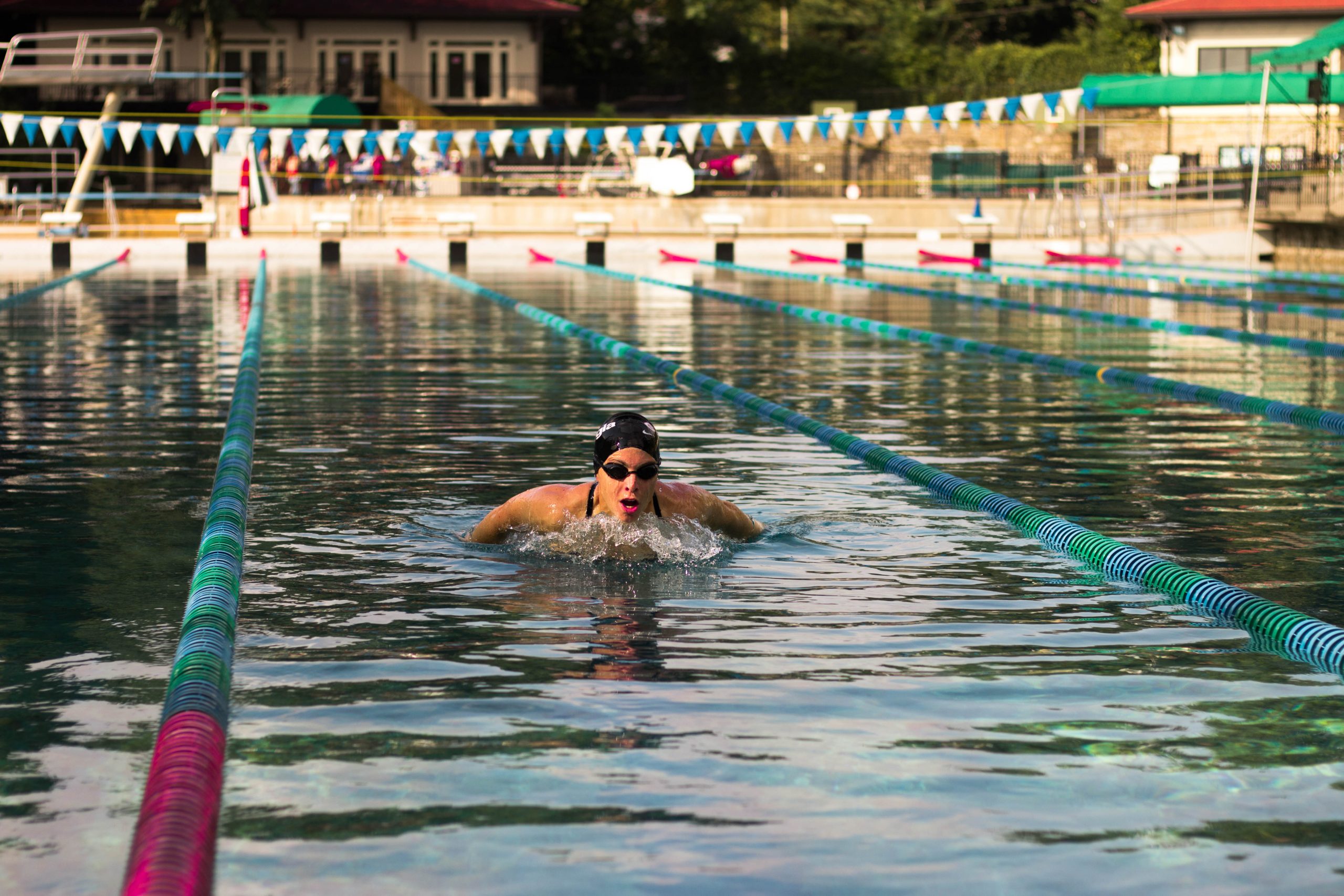 Should Every Swimmer Undulate while Butterfly Swimming?